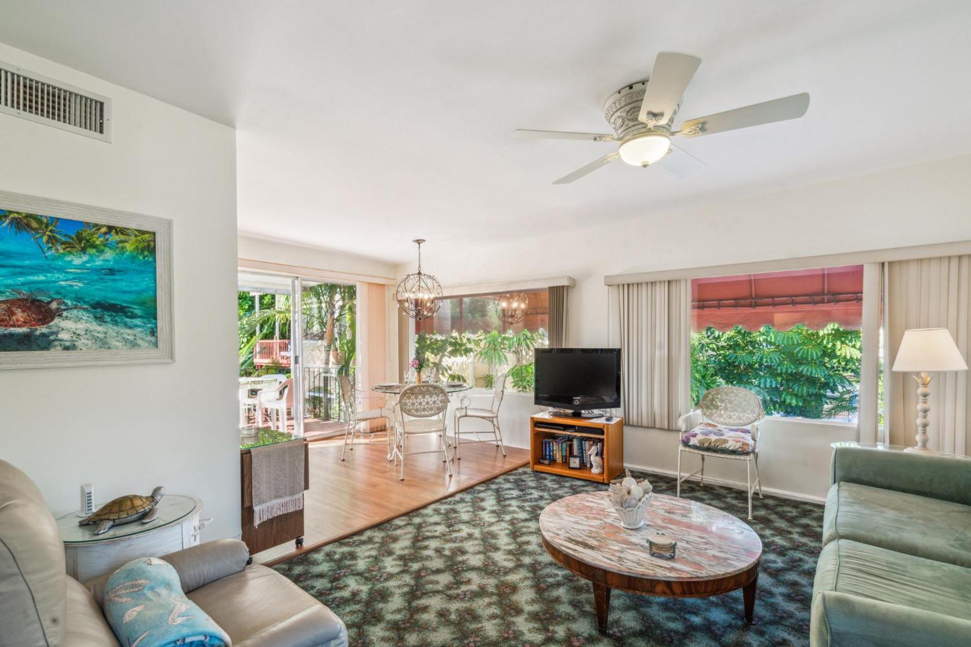 Banyan House Vacation Rentals Venice Room photo